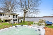 Coady Lakefront, 4BR, Hot-Tub, Kayak, Pets ok, S14