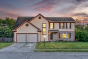 Modern Home: Hot-Tub, Fire-Pit, Sleeps12, Pets ok