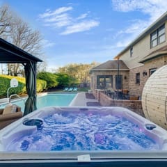 Luxury 5BR Sleeps 20 | Dome, Pool, Sauna | Pets