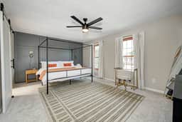 Modern Home: Hot-Tub, Fire-Pit, Sleeps12, Pets ok