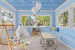 6BR Retreat: Themed Rooms, Dome, Hot Tub | S20 - Image 5