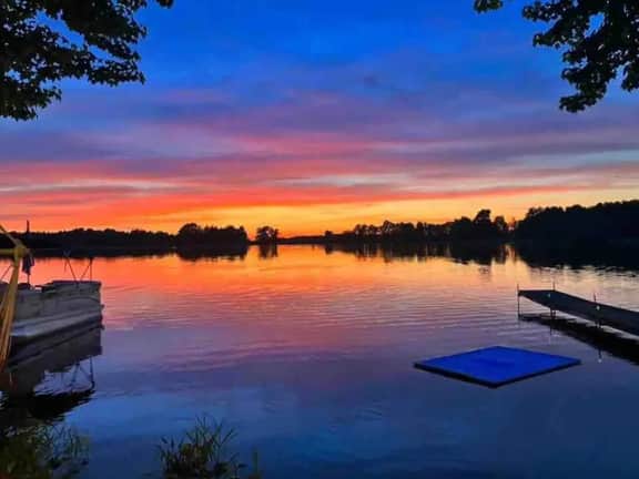 Coady Lakefront, 4BR, Hot-Tub, Kayak, Pets ok, S14