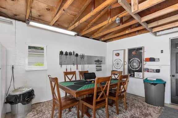 Coady Lakefront, 4BR, Hot-Tub, Kayak, Pets ok, S14