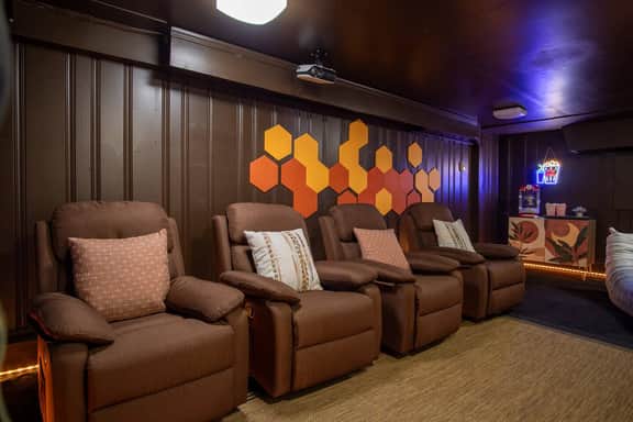 Game Room|HotTub|Gym|Theater|Pet-Friendly|Sleeps14