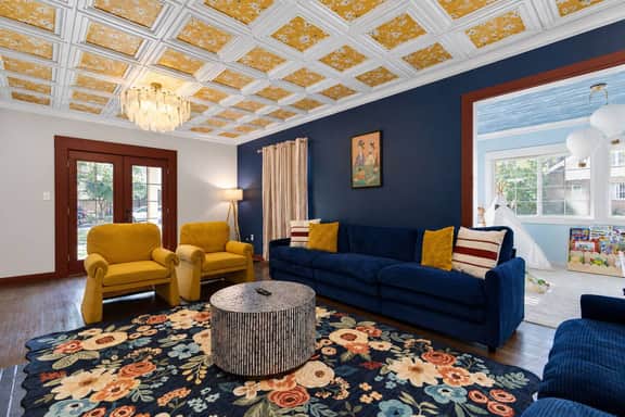 6BR Retreat: Themed Rooms, Dome, Hot Tub | S20 - Image 3