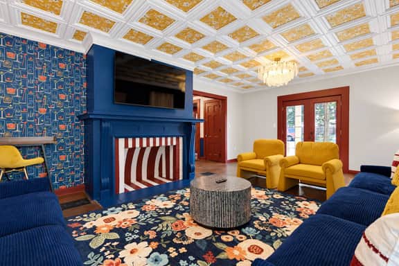 6BR Retreat: Themed Rooms, Dome, Hot Tub | S20 - Image 4